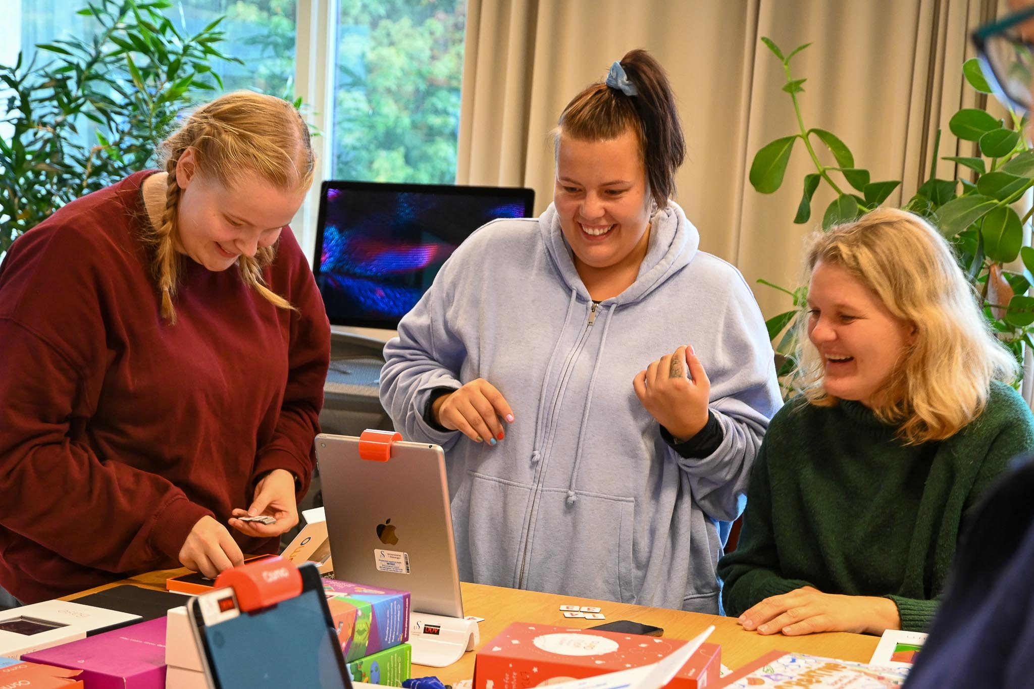 Barnehagelærerstudenter Fordyper Seg Faglig Fra Første Semester ...